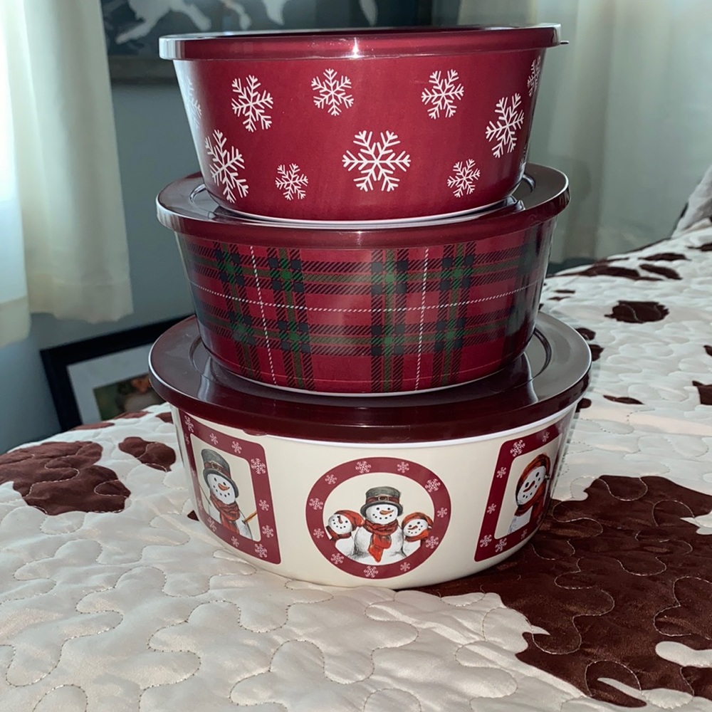 NWOB 3 piece storage set. St. Nicholas square.